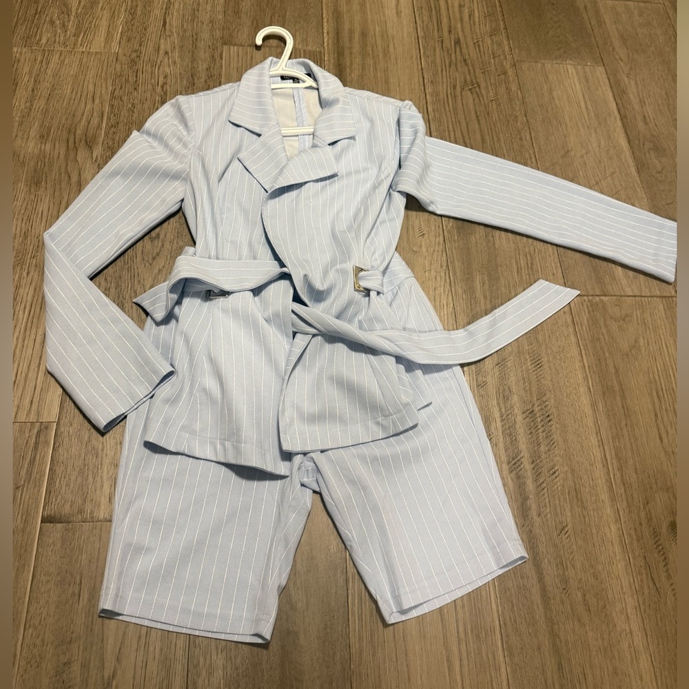 Fashionova size small suit